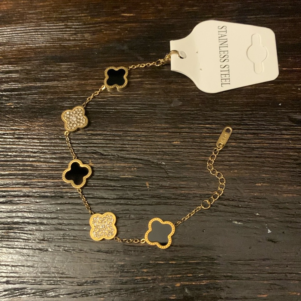 Clover bracelet